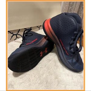 Boys Under Armour Basketball Sneakers Size 13